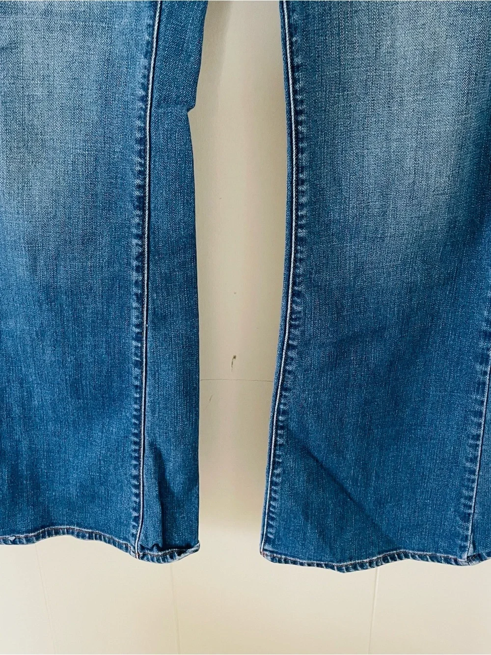 Lucky Brand Women's Blue Flare Jeans - Medium Wash